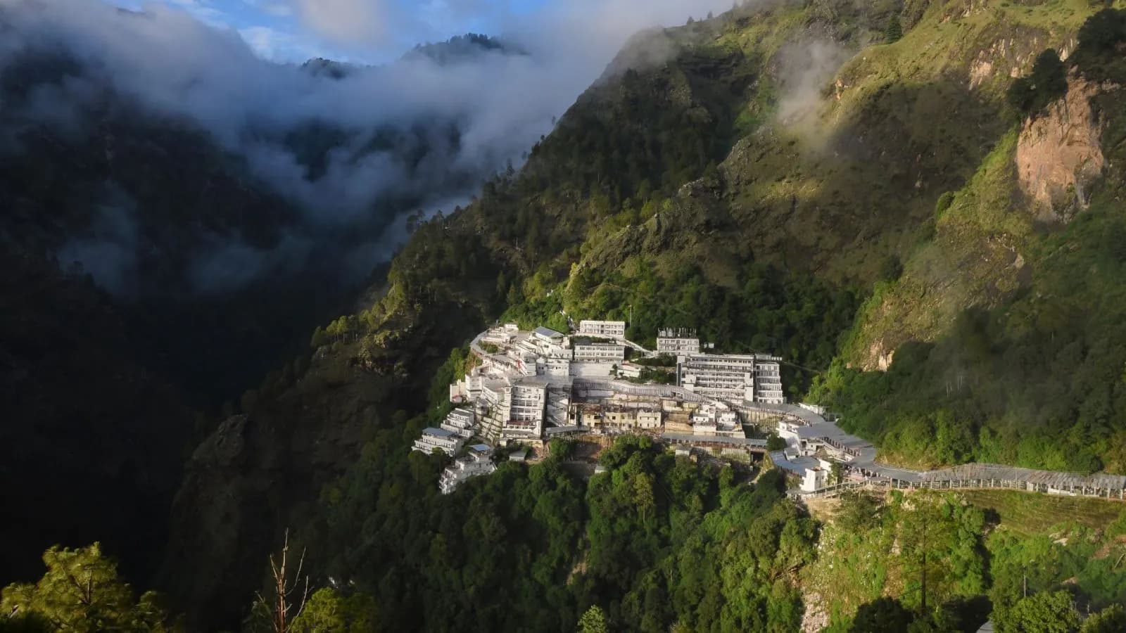 Vaishno Devi & Jammu Spiritual Tour - Image 2